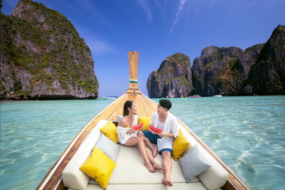 Go for a Magical Long-tail Boat Cruise 