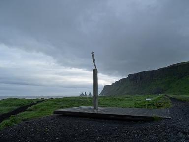 Photography at the Voyages Friendship Statue