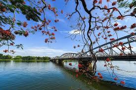 Hue Imperial City and Perfume River Tour