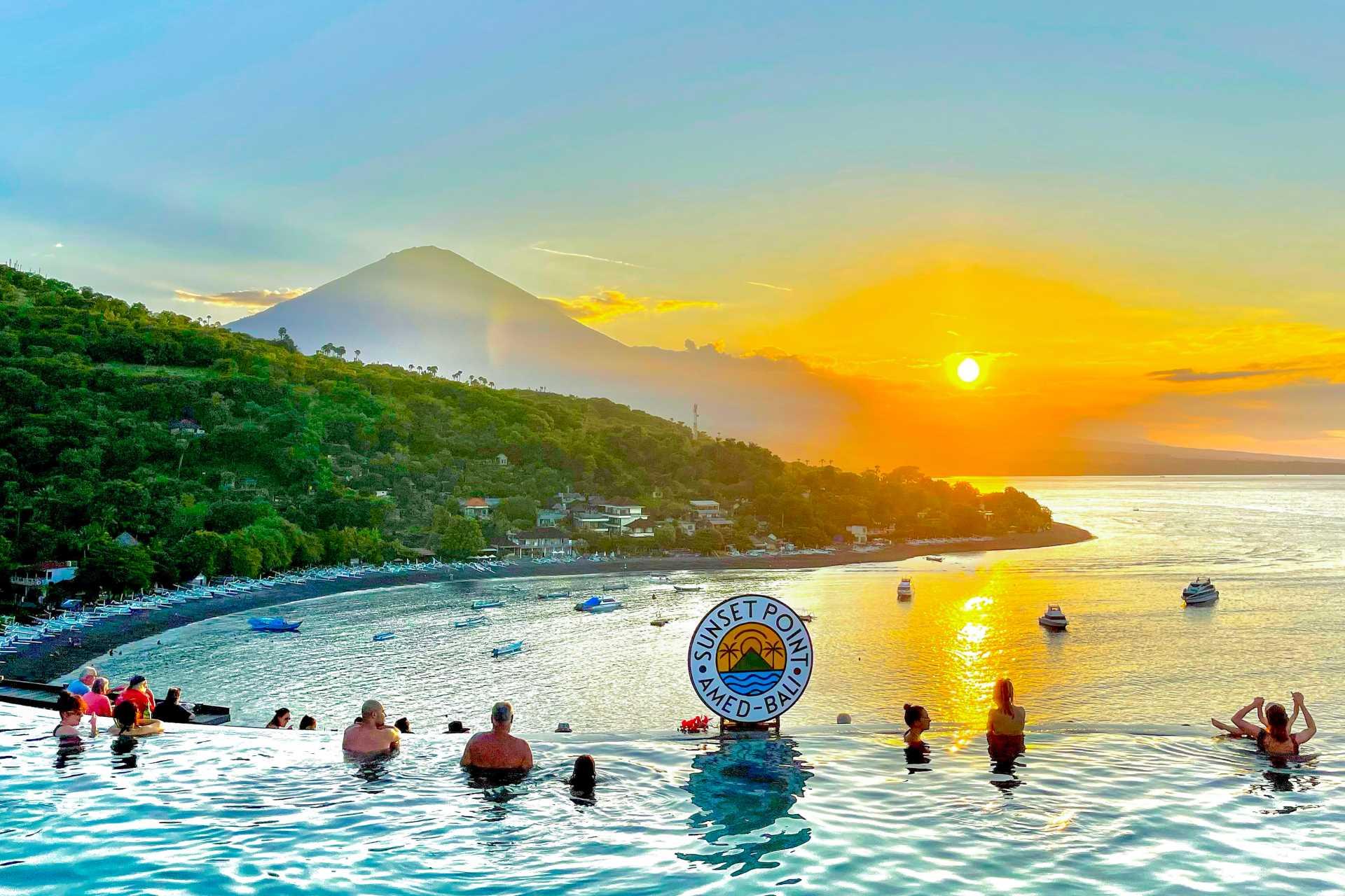 Sunset Point, Amed