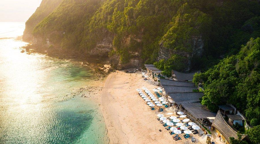 Sundays, Uluwatu