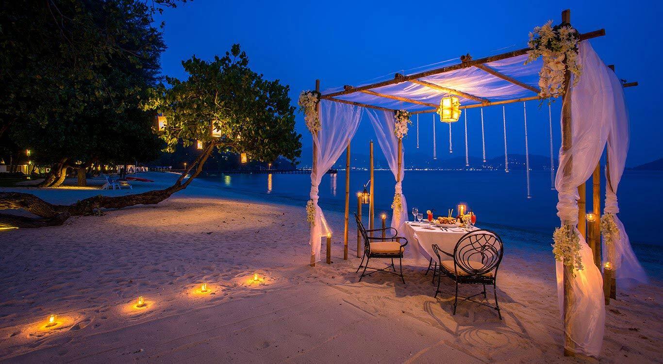 Enjoy a Romantic Candlelit Dinner in a Secluded Cove