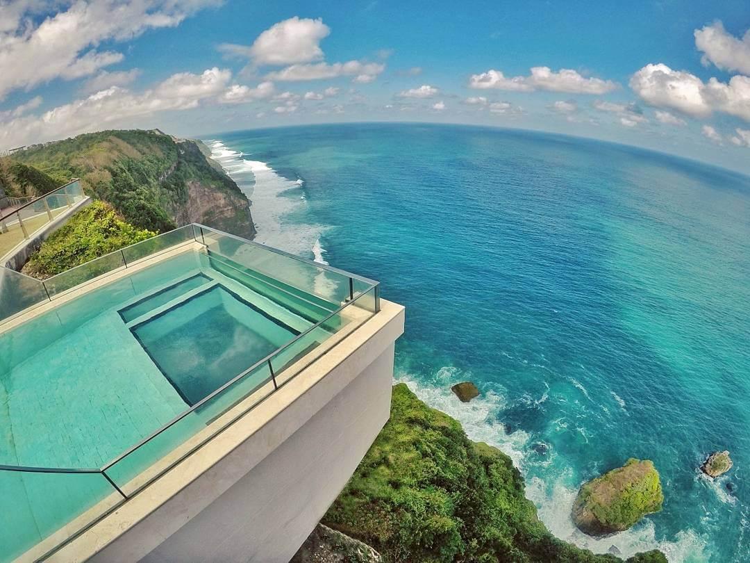 Oneeighty° Cliff Club