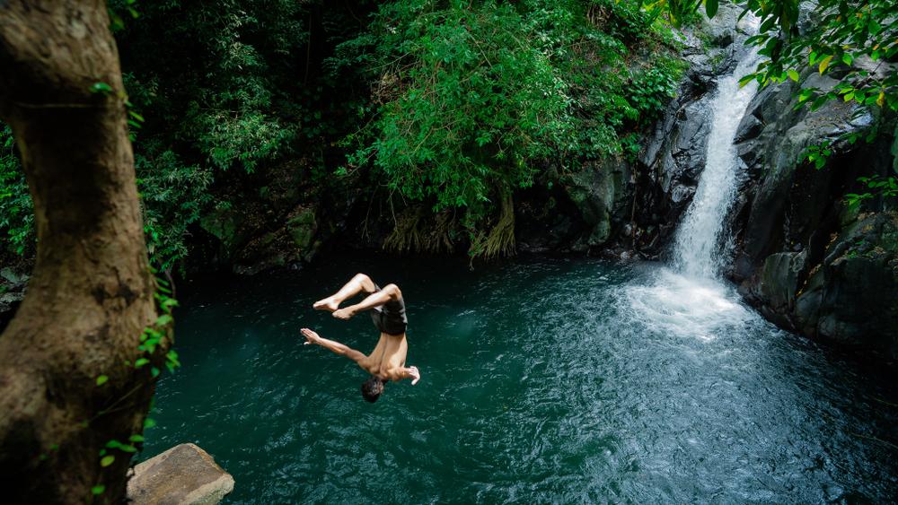 Cliff Jumping 