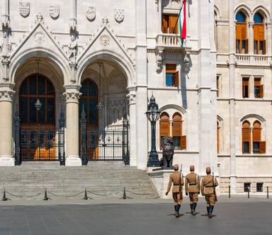 Watch the changing of the guards at the Hungarian Parliament building